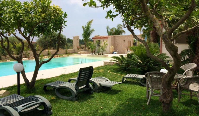 3 bedrooms appartement at Pozzallo 500 m away from the beach with sea view shared pool and enclosed garden