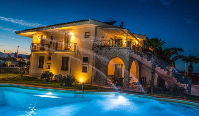 VILLA LIBECCIO appartment with shared swimming pool, solarium and private parking