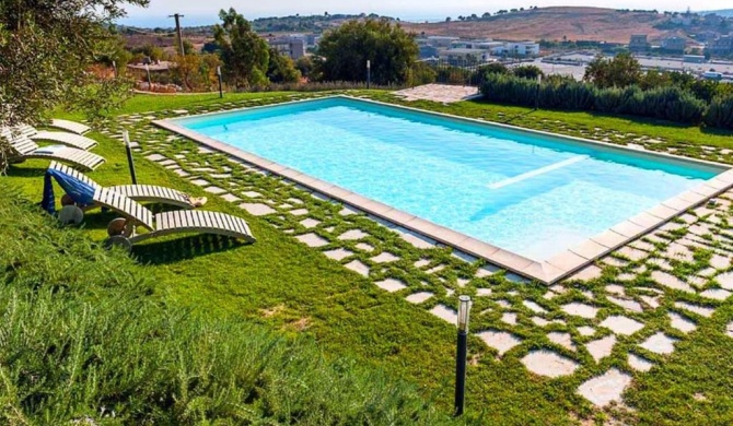 Plush Villa with Sauna bubble bath Pool in Scicli