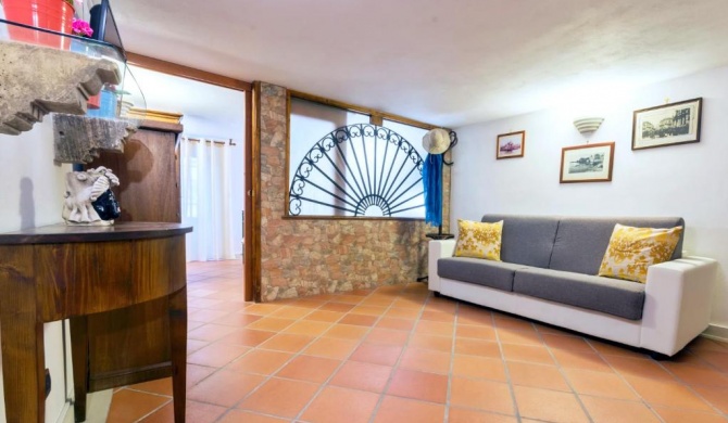 CENTER HOUSE - Apartment with Balcony Ortigia Wifi