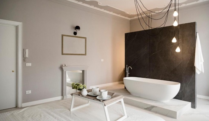 Le Bain-Charming Suite