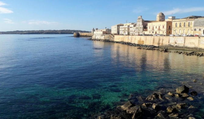 Raffinato appartamento in palazzo antico centro storico Ortigia