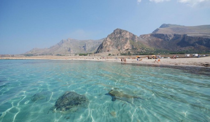 Splendida villetta tra gli ulivi, non distante dal mare