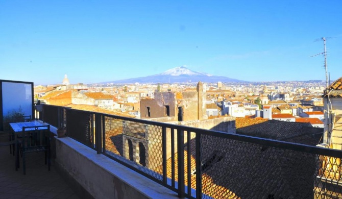 Terrazza sul Castello Ursino by Wonderful Italy