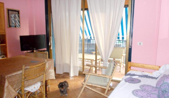 One bedroom appartement at Giardini Naxos 100 m away from the beach with sea view furnished terrace and wifi