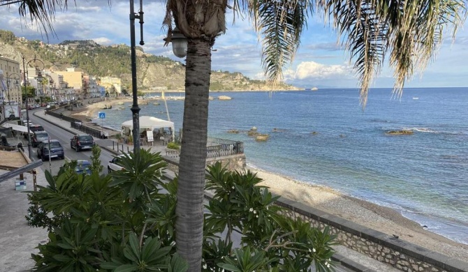 Giardini Naxos Loft