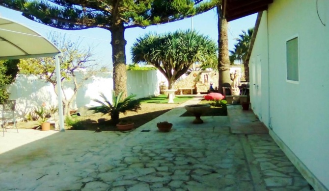 One bedroom appartement at Ispica 150 m away from the beach with enclosed garden