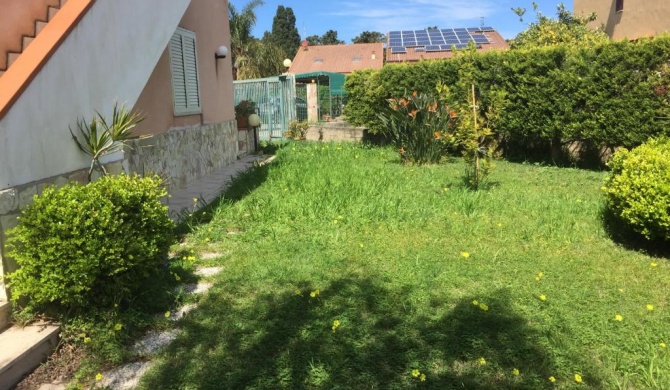 Villetta immersa nel verde ma vicina al mare