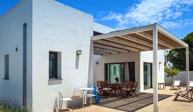 New villa at 300m from the sea with very big garden and a barbecue