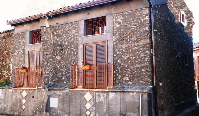 Etna Casa Llera-Antica casa siciliana
