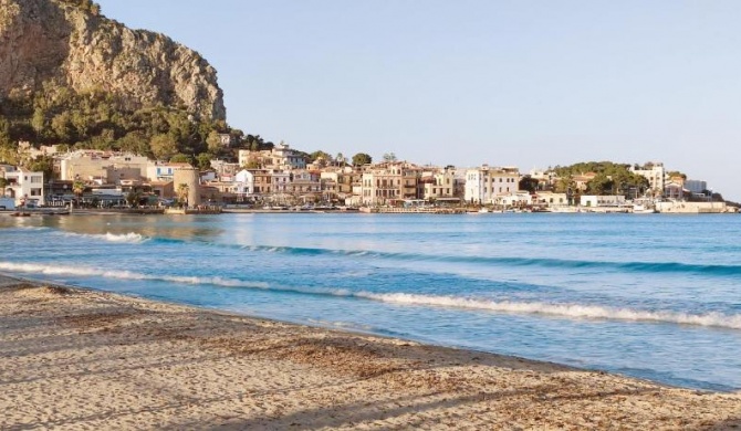 La sirena sul mare di Mondello